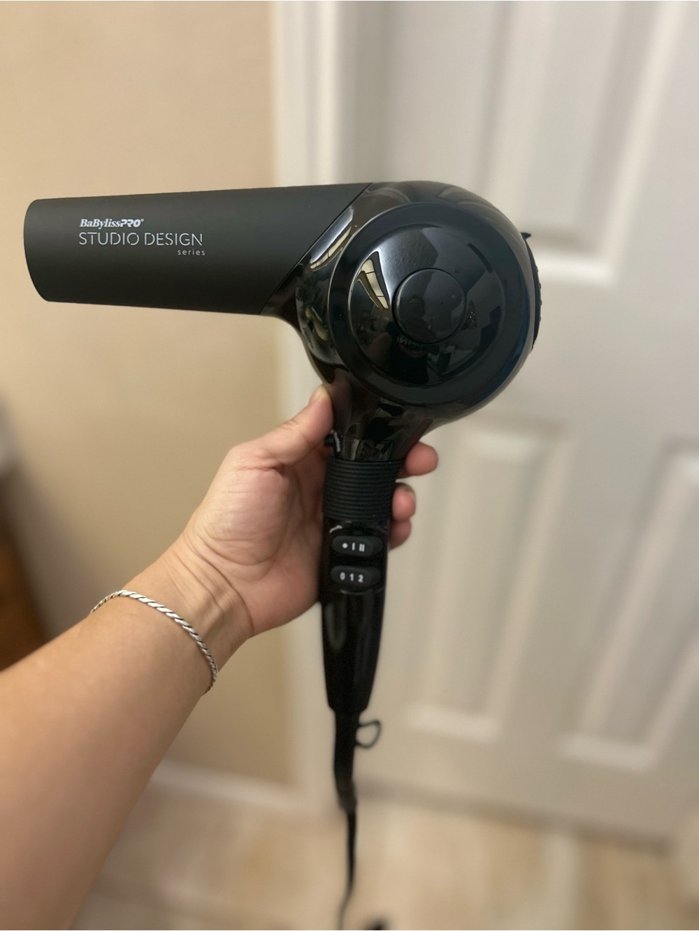 BaBylissPRO Studio Design Sensor Dryer - Black - Picture 2 of 7